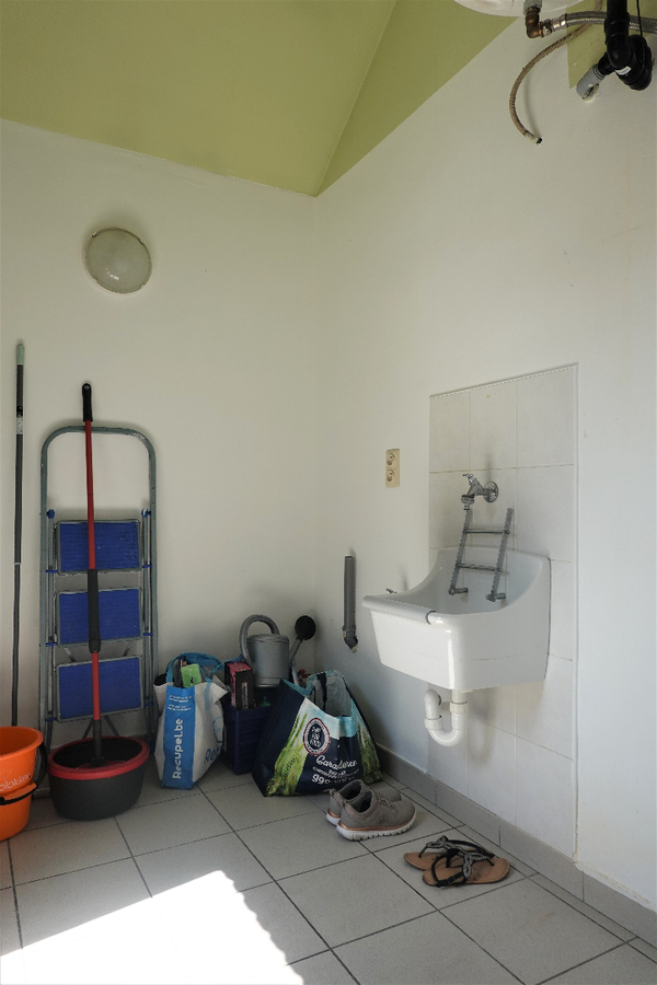 Instapklare woning met dubbele garage 