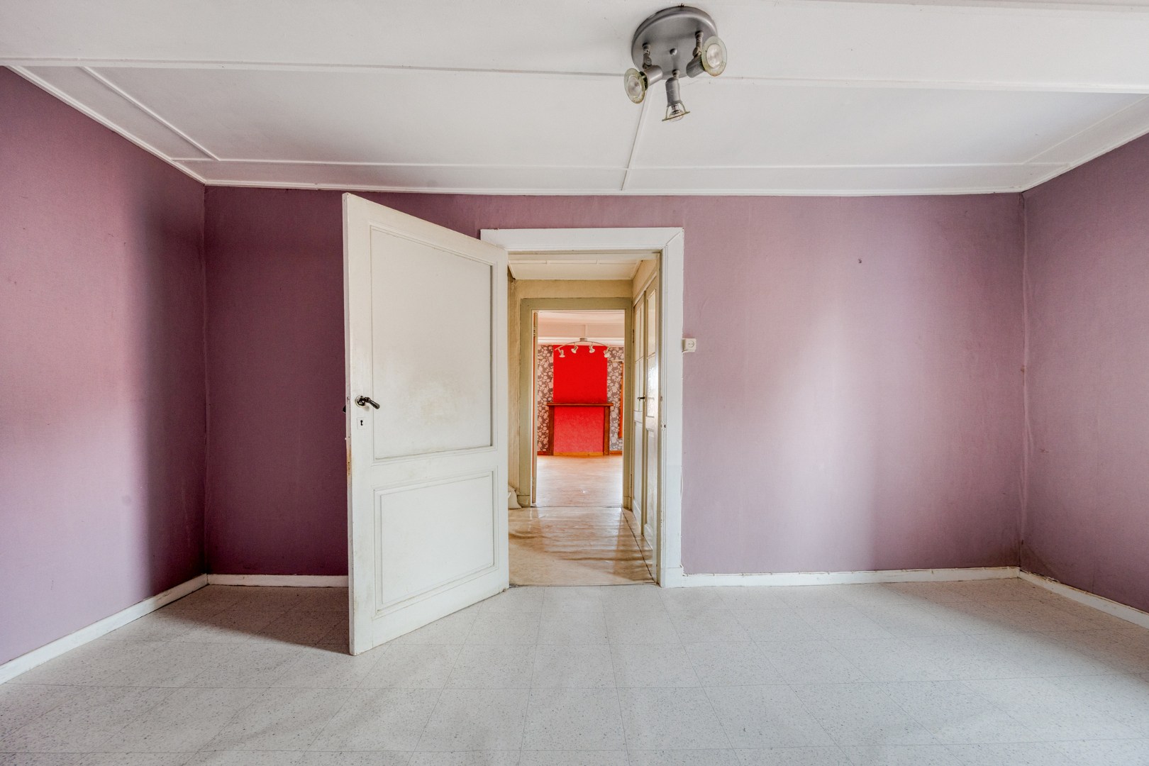 Slaapkamer 2 met doorgang nachthal