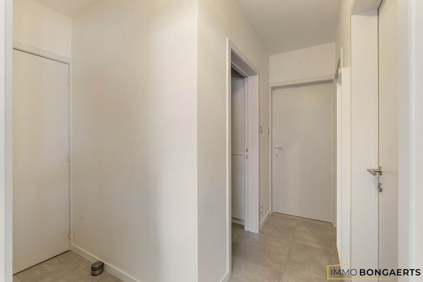 Gerenoveerd appartement met drie slaapkamers 