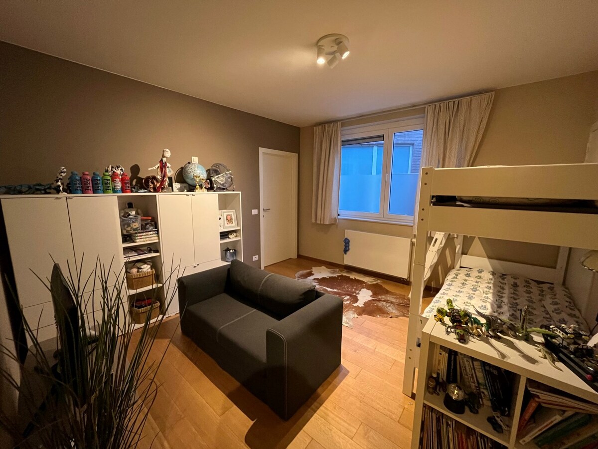 Bijzonder ruim 2-slpk-luxeappartement in centrum De Pinte 