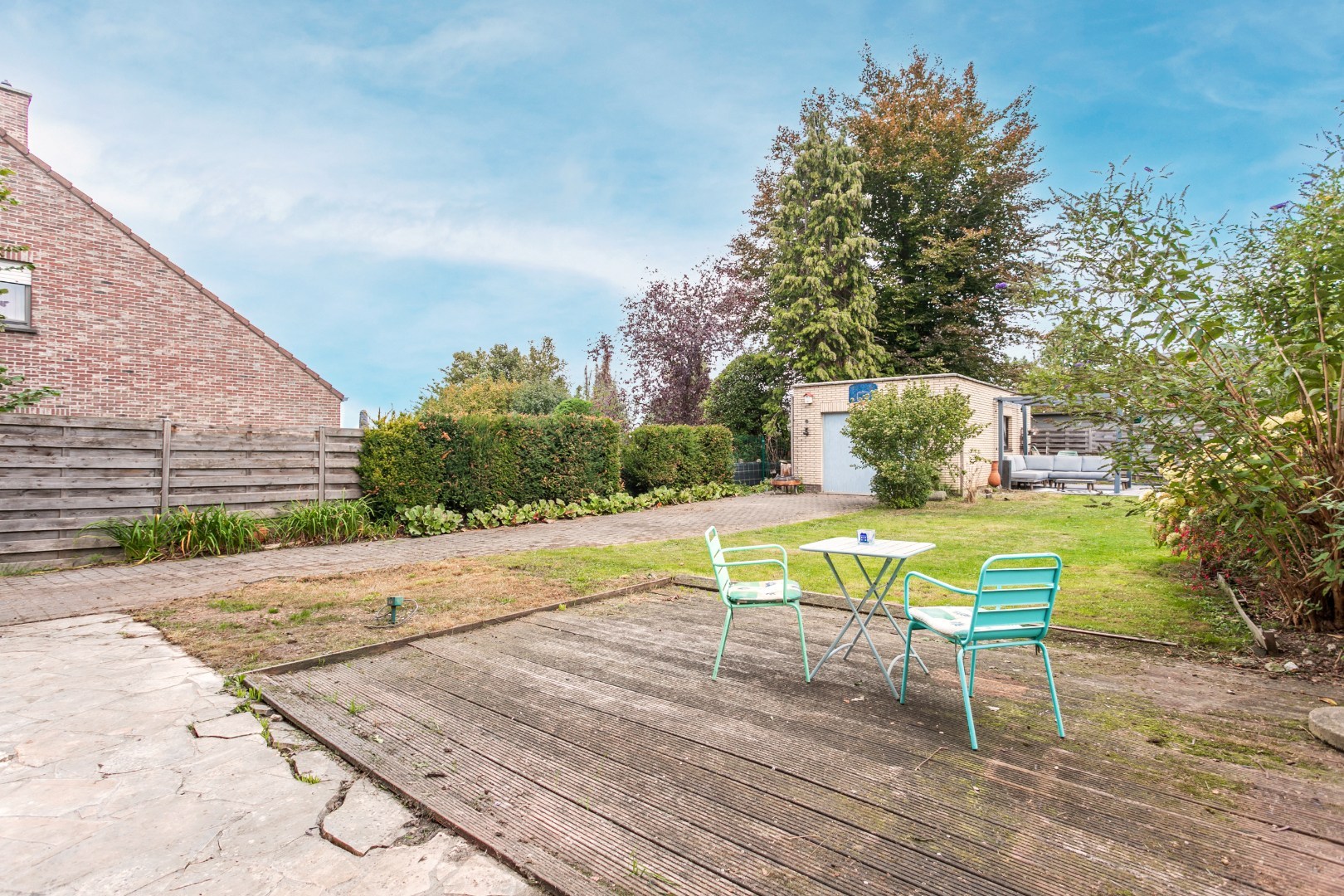 Solide woning met 6 slaapkamers, tuin en garage 