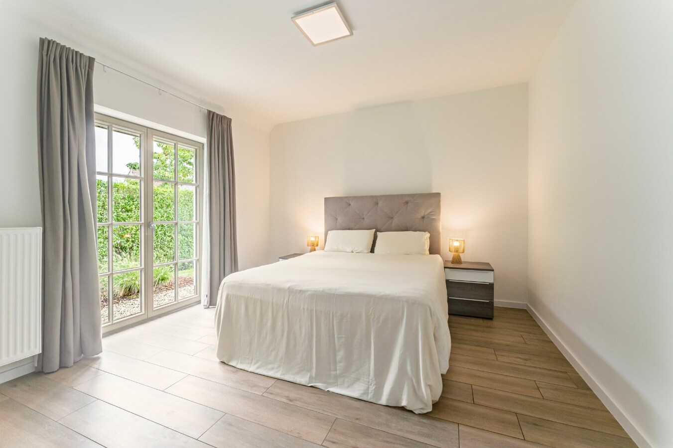 Exclusief gerenoveerde vrijstaande villa in rustige en residentiële omgeving 