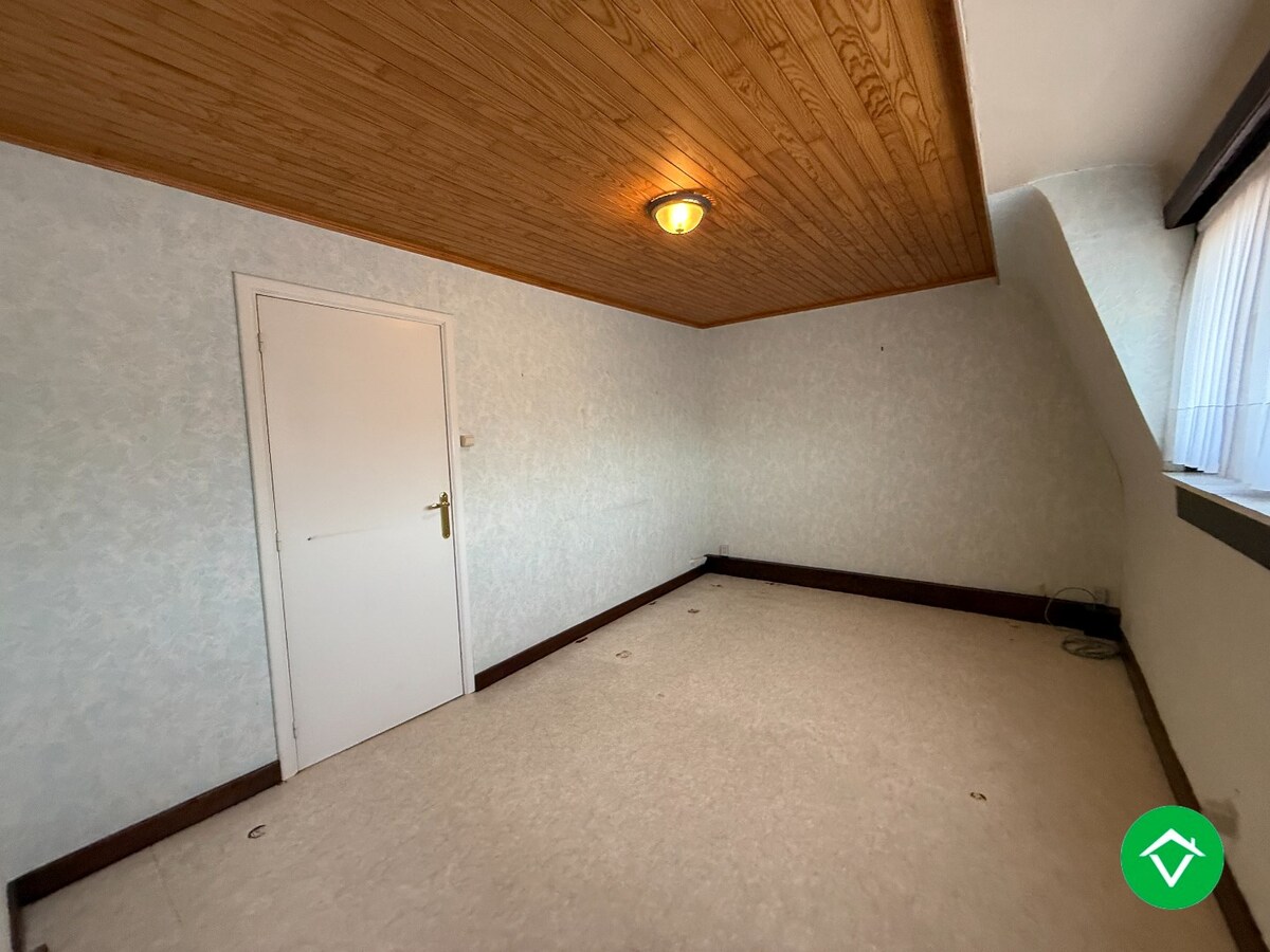 Centraal gelegen woning met 3 slaapkamers en diepe tuin te Roeselare 