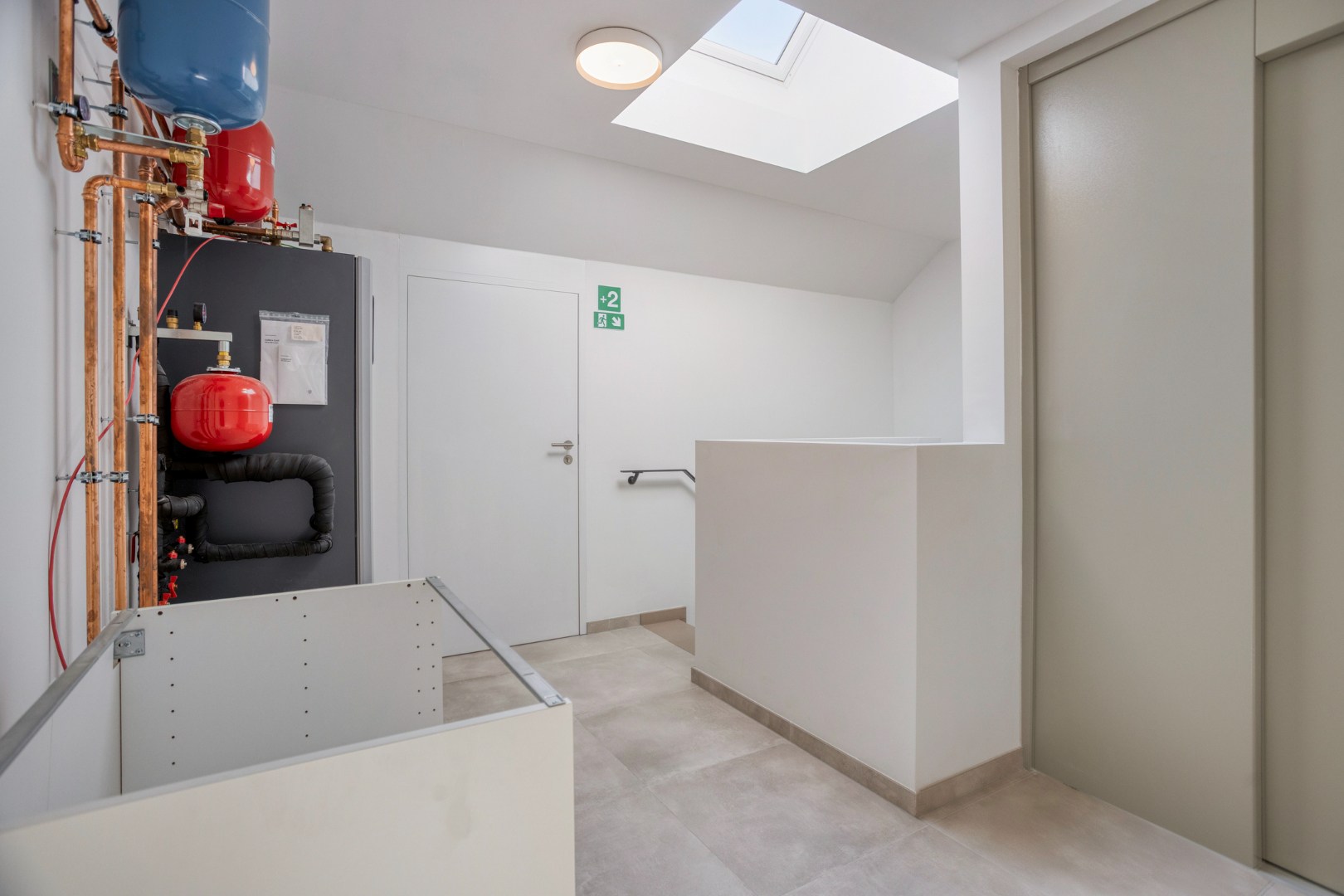 Gerenoveerd ruim en lichtrijk appartement met 2 slaapkamers - EPC  72Kwh/m² 