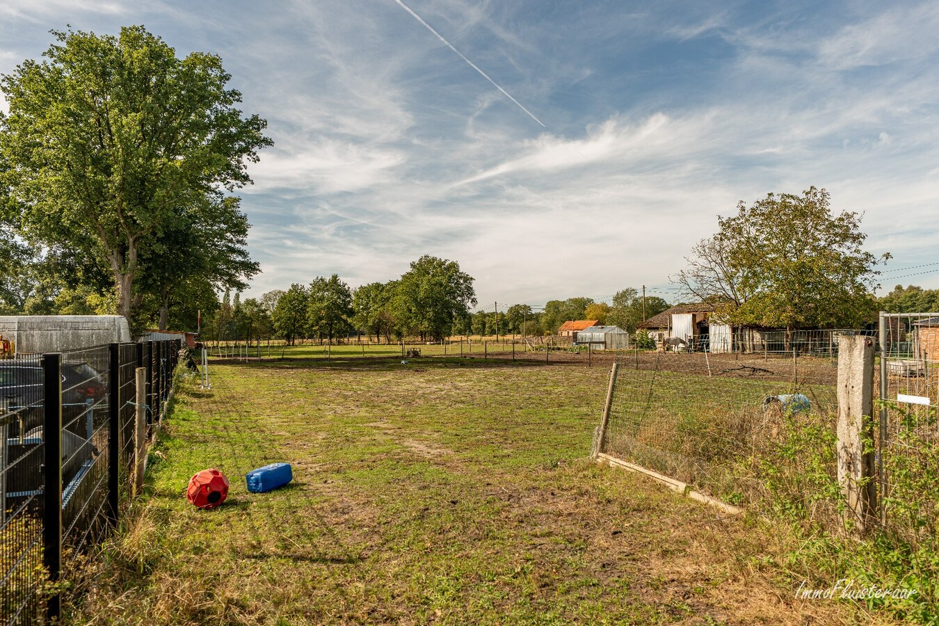 Gerenoveerde woning met praktijkruimte en paardenstal op 9.019 m2 te Balen 