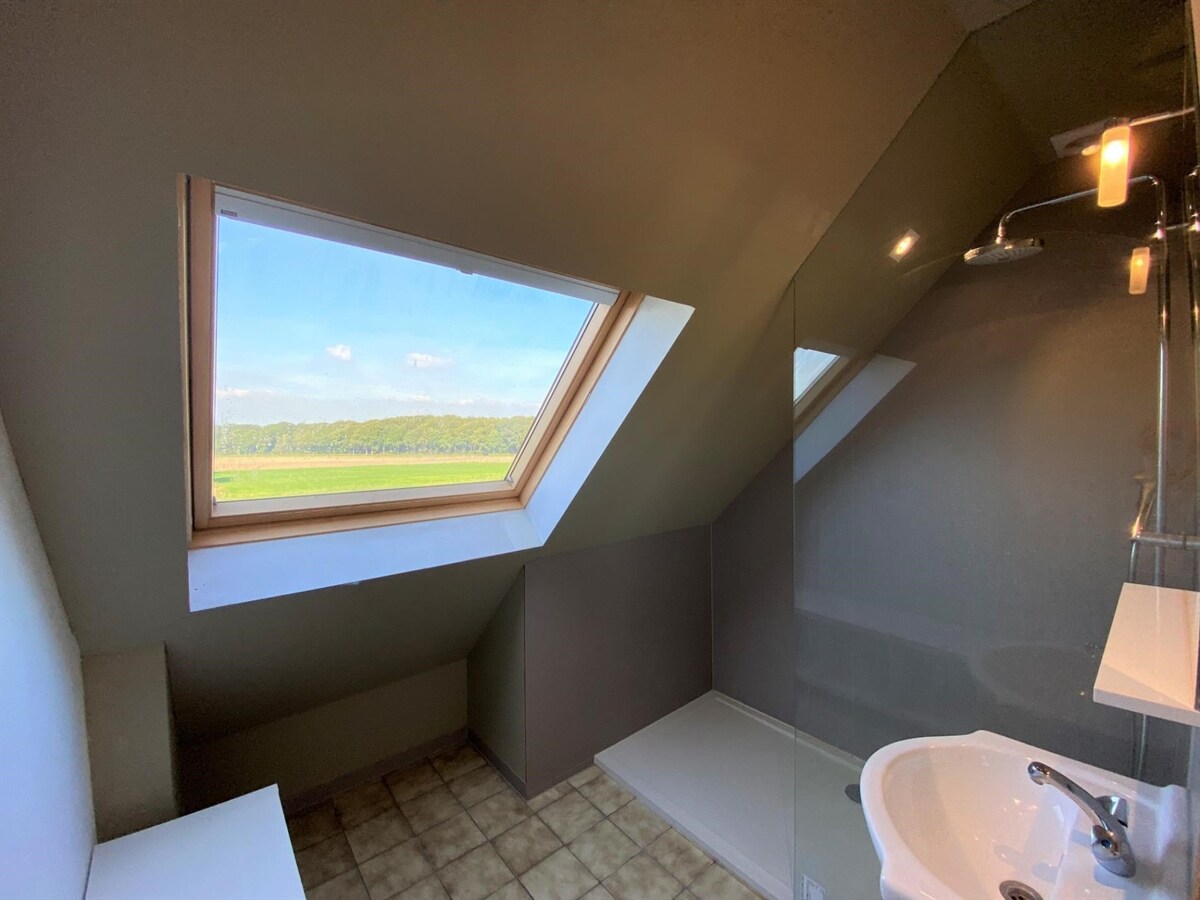 Rustig gelegen woning met garage en zonnige tuin te Poperinge 