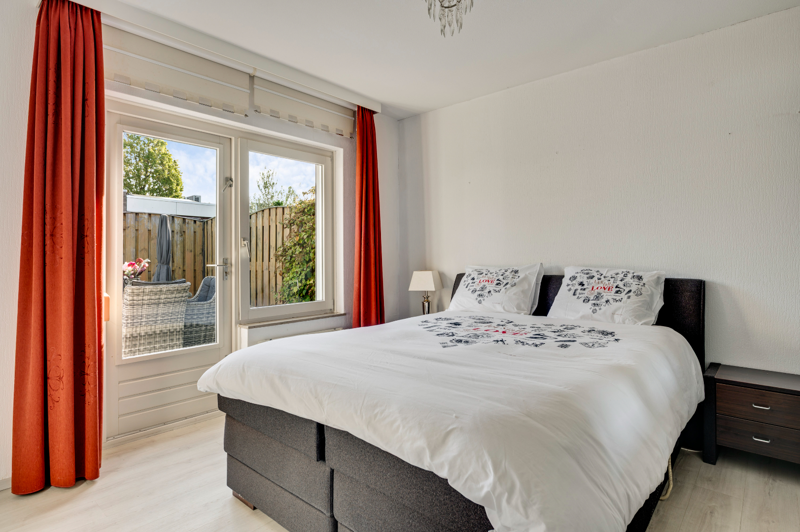 Ruime patiowoning in Weert: 3 slaapkamers, tuin op het zuiden, garage en comfortabele woonruimte van 100 m² – ideaal voor gezinnen! 