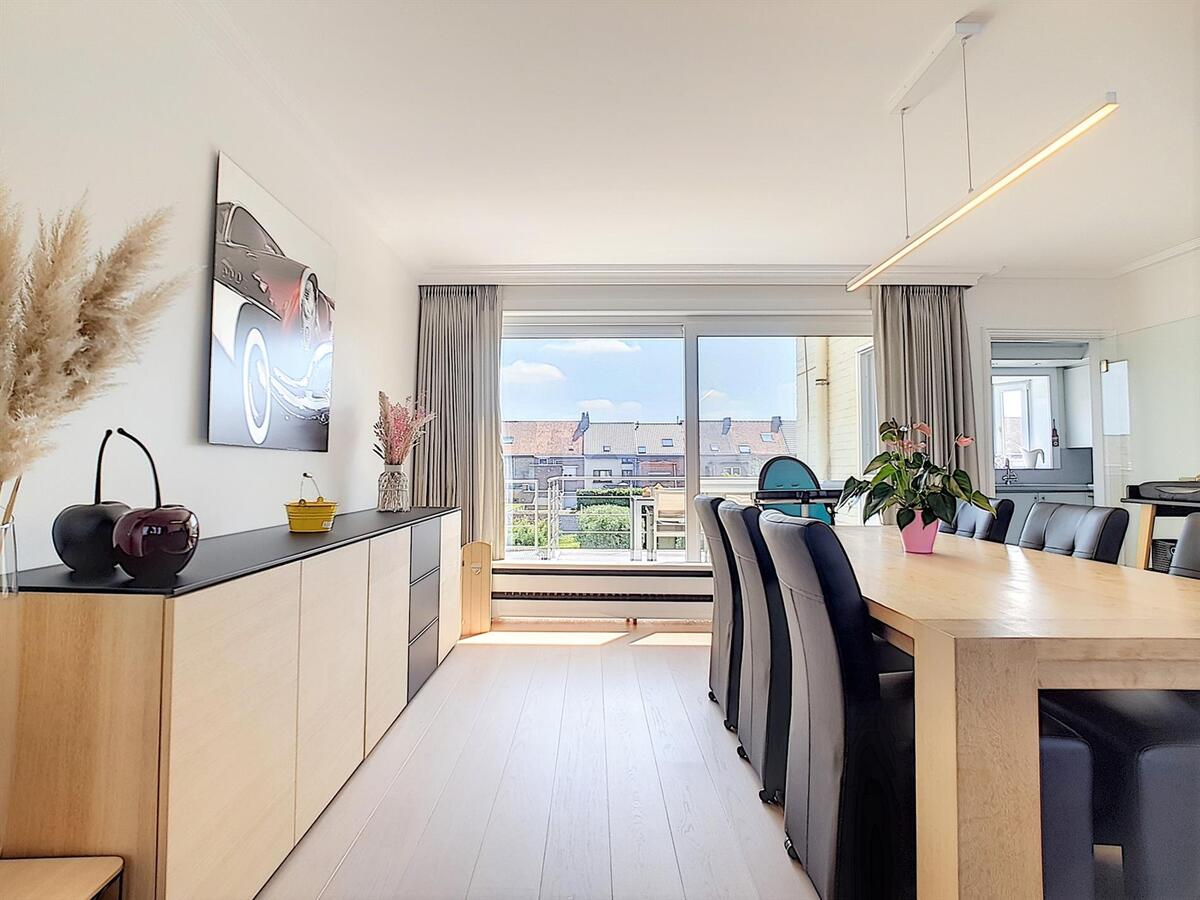 Mooie bel-étage met zeer ruime garage en knap aangelegde tuin - Zeebrugge 