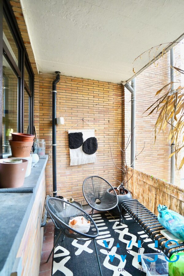 Zeer ruim karaktervol appartement te Gent ! 