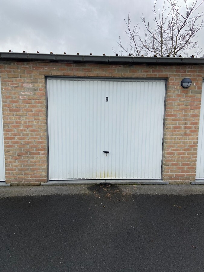 In het centrum gelegen dakappartement met 2 zonneterrassen te Koekelare 