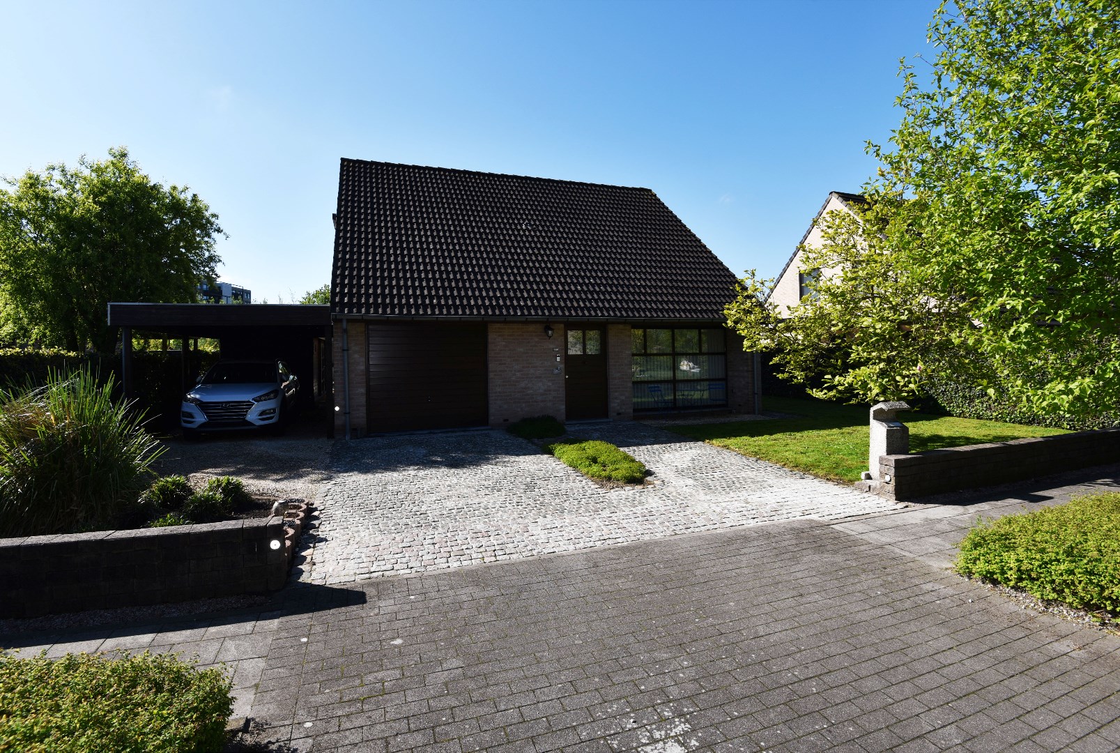 Alleenstaande zuidgerichte woning  te Eeklo 