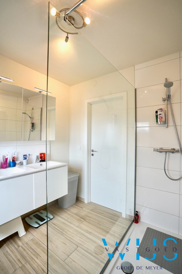 Instapklaar &amp; gezellig appartement met zonneterras te ERTVELDE ! 