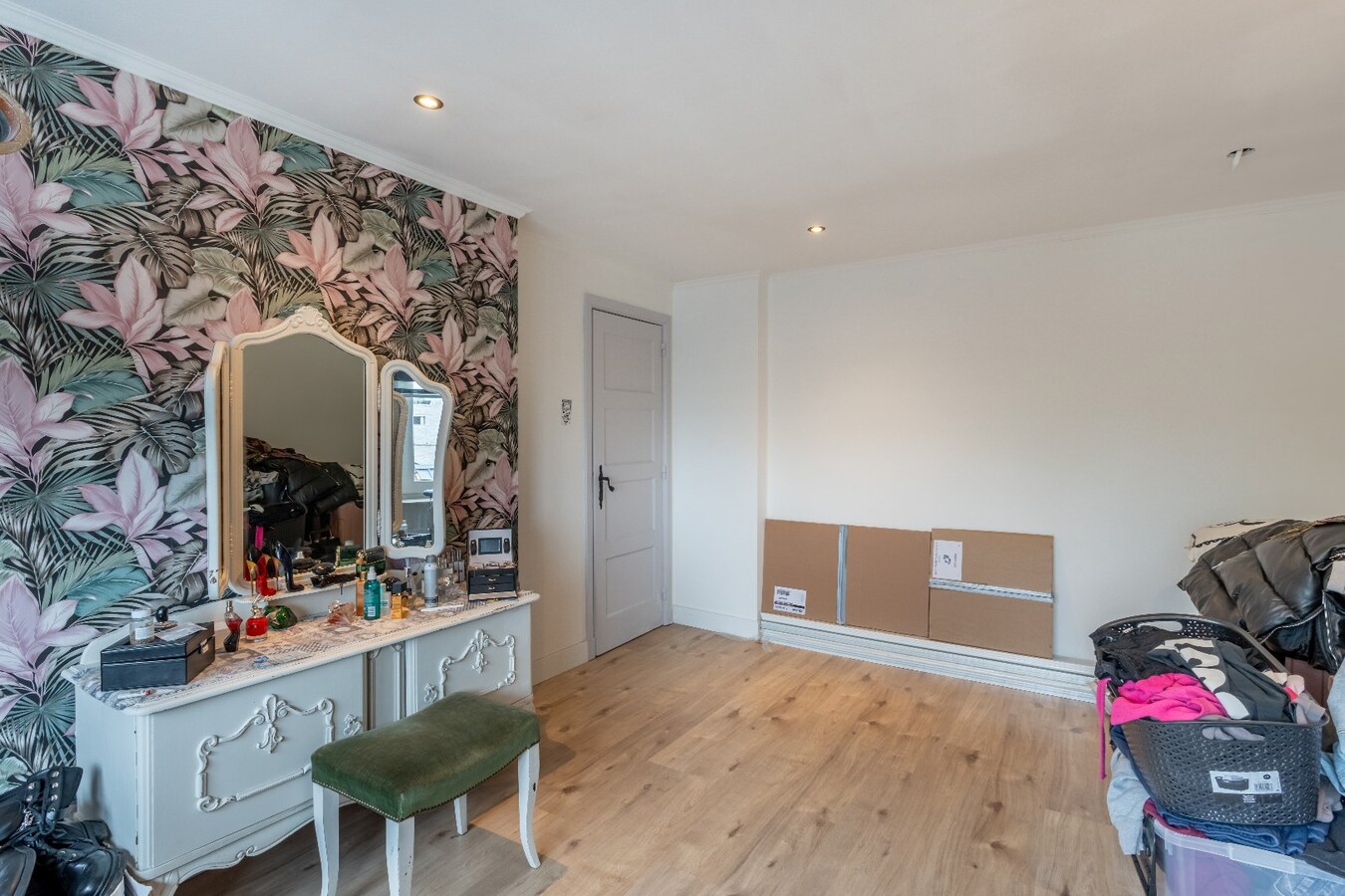 Ruime gerenoveerde woning met tuin en 3 slaapkamers in Dilsen-Stokkem. 