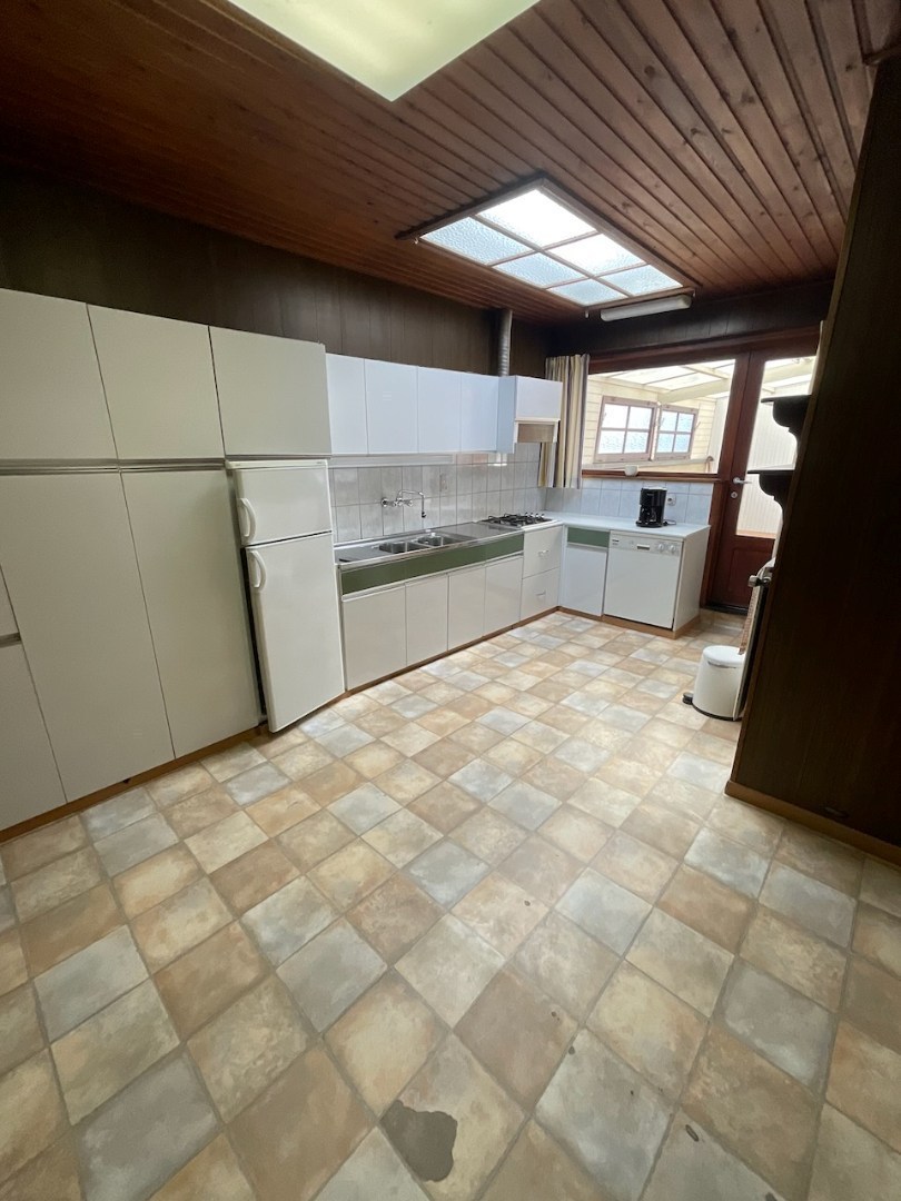 Te renoveren zes slaapkamer appartement 
