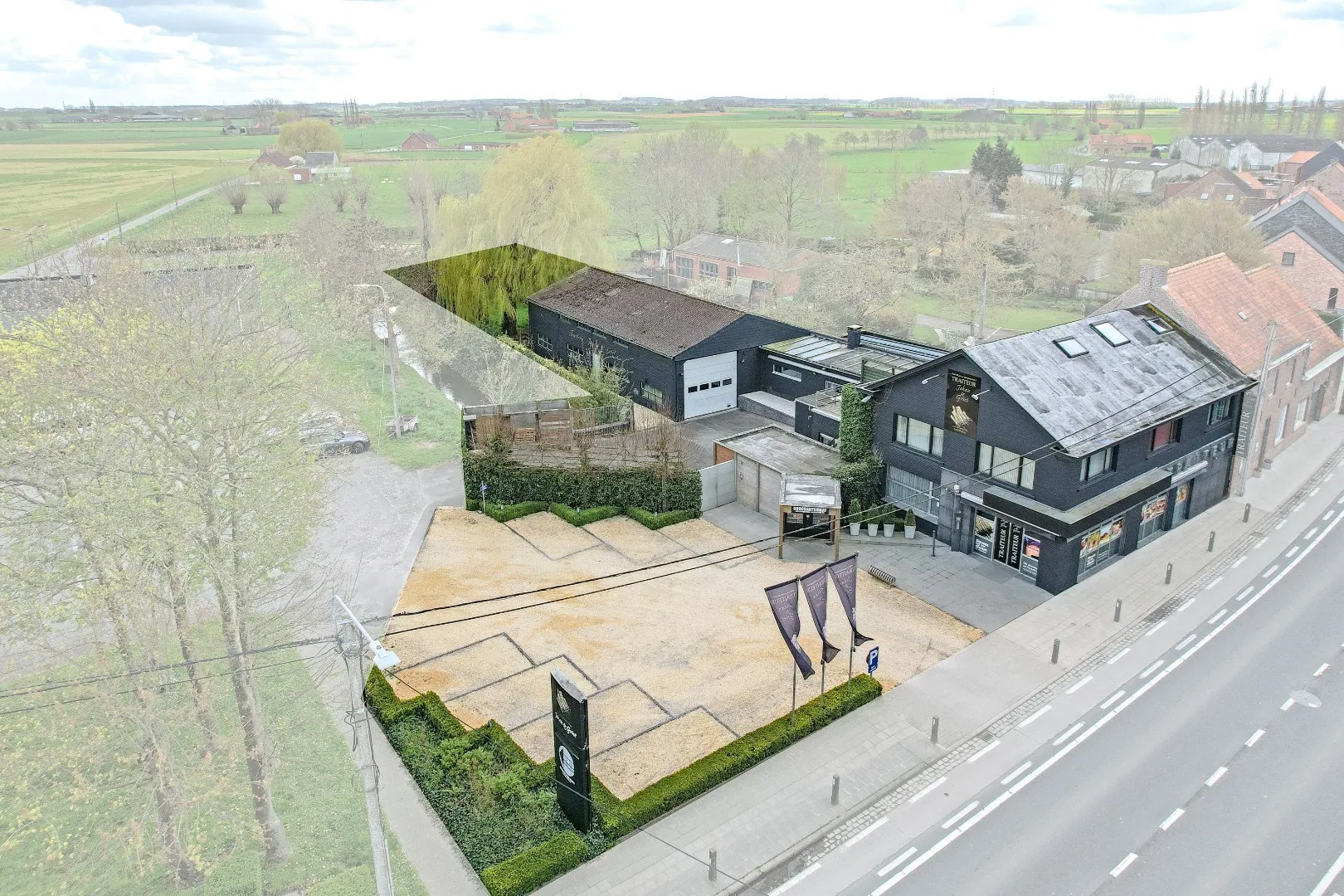 Goed draaiende traiteurzaak met woonst te Langemark-Poelkapelle!