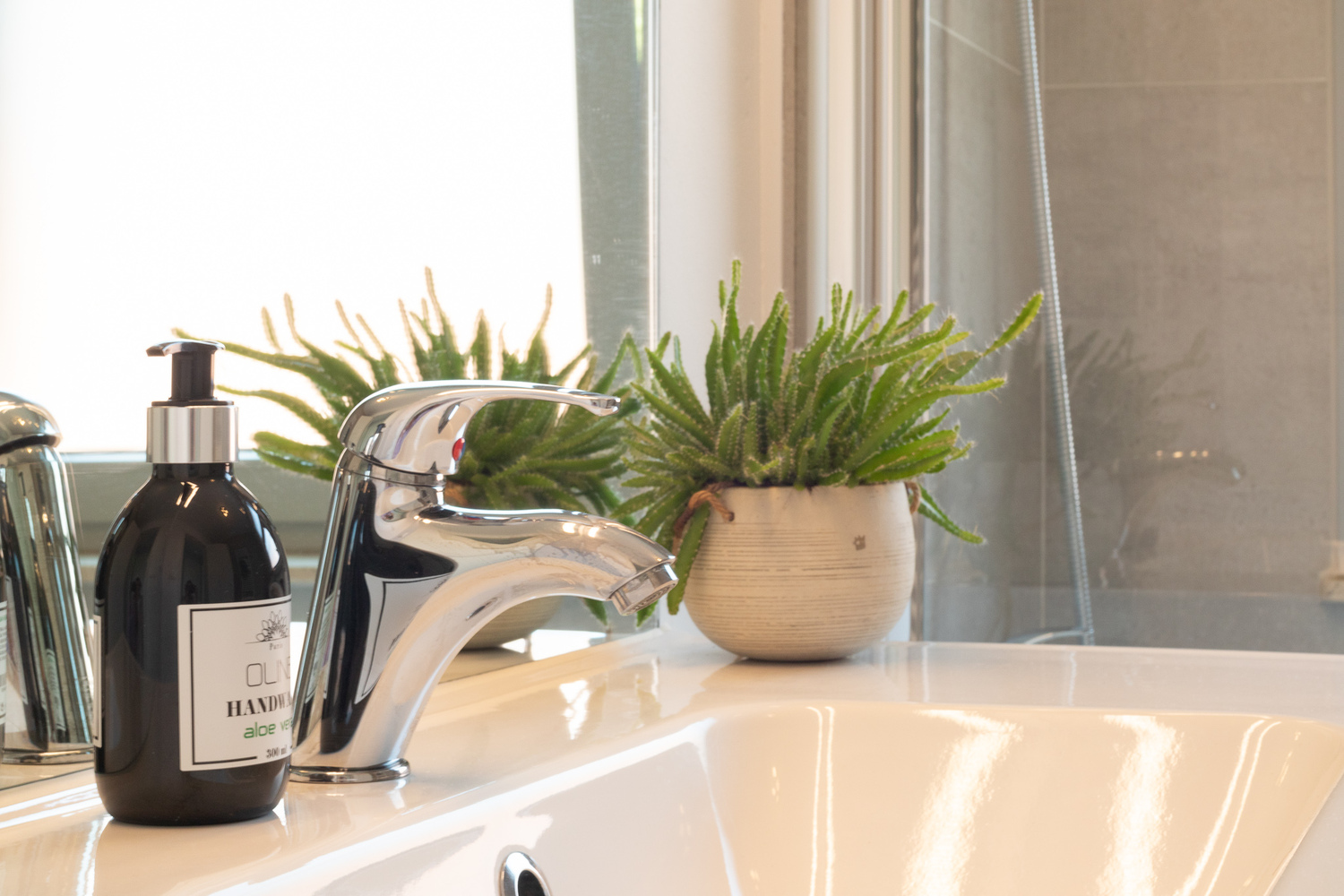 Ruime, landelijk gelegen en instapklare bel-étage met grote tuin 