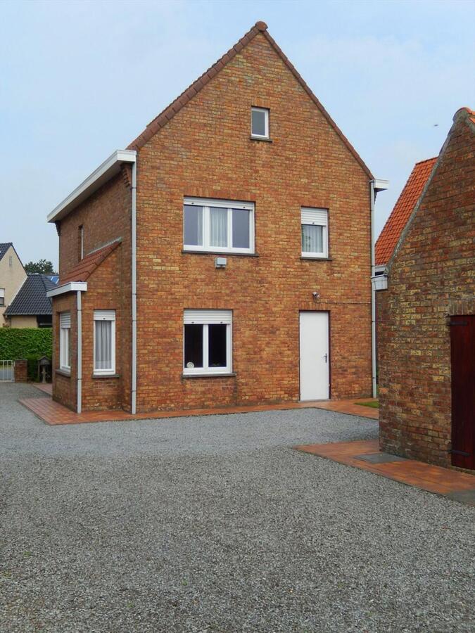 Rustige gelegen alleenstaande woning te Jabbeke 