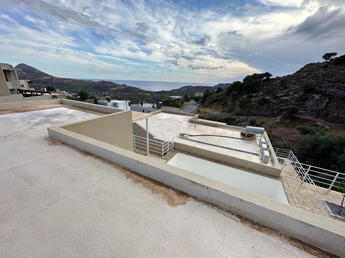 Grieks eiland Kreta : nieuwe, bemeubelde (vakantie)woning met zwembad 