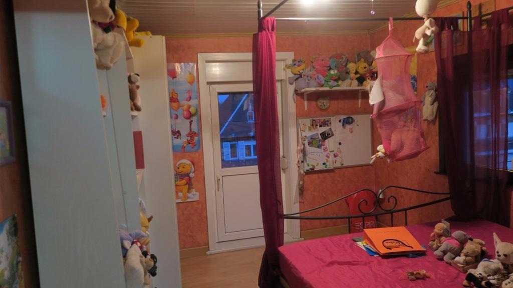 Uiterst ruime, halfopen woning met 4 slaapkamers 