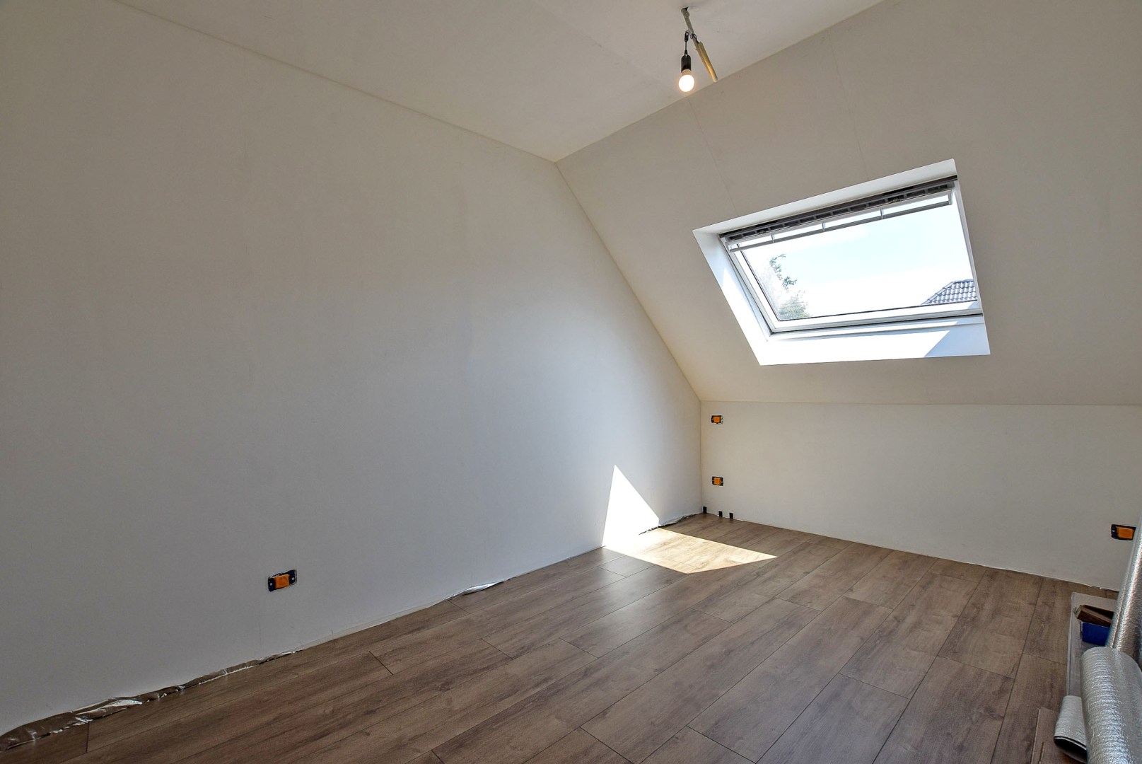 Prachtig afgewerkte nieuwbouwwoning met 4 slaapkamers te Pervijze (Diksmuide). 