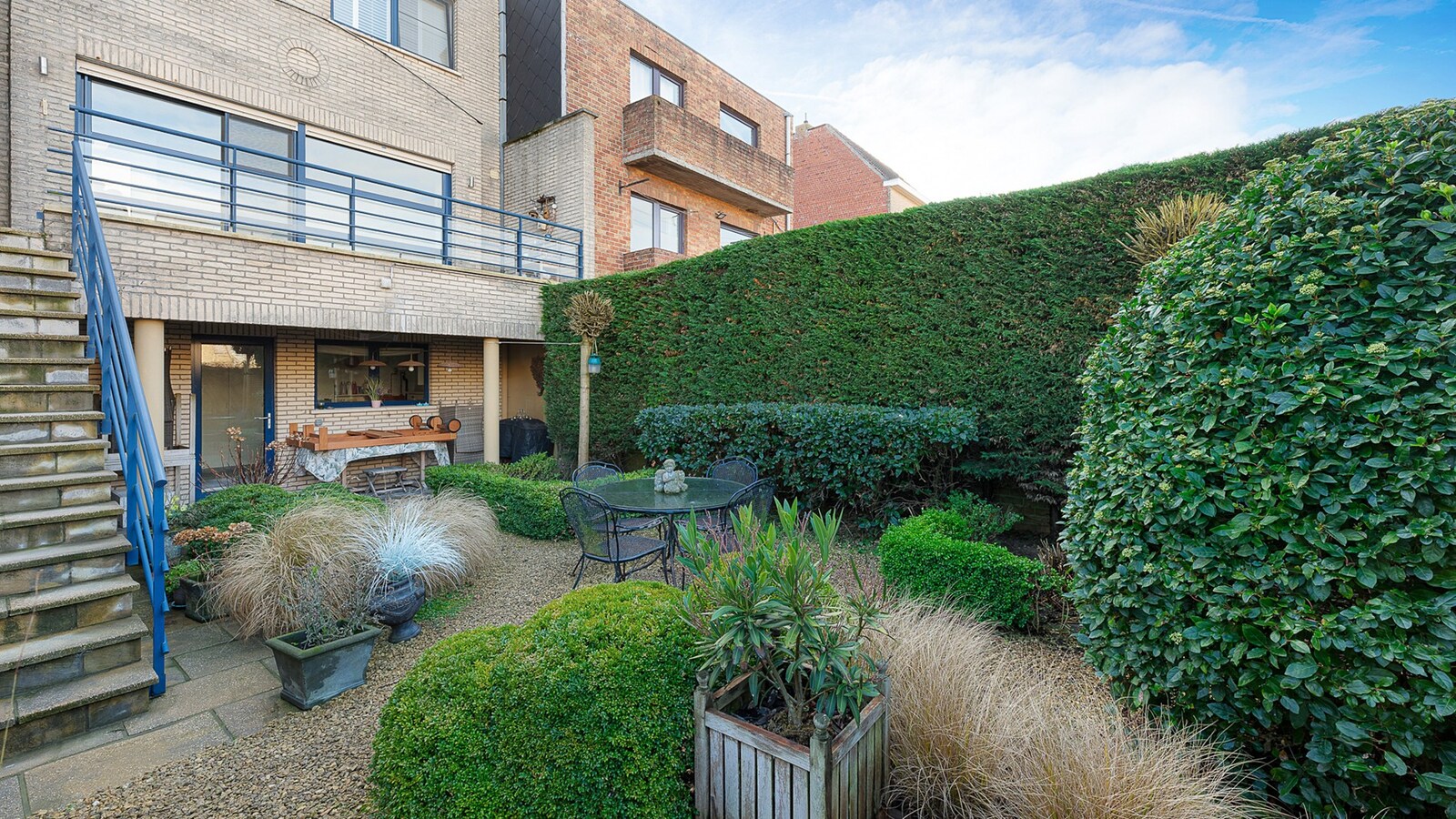 Ruime gezinswoning met inpandige garage en gezellige tuin. 