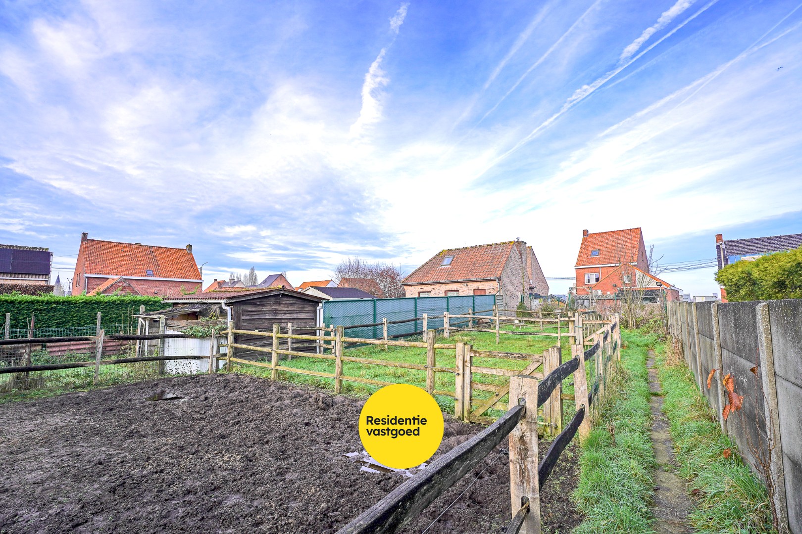 Alleenstaande woning met veel potentieel op 655m² te Houthulst. 