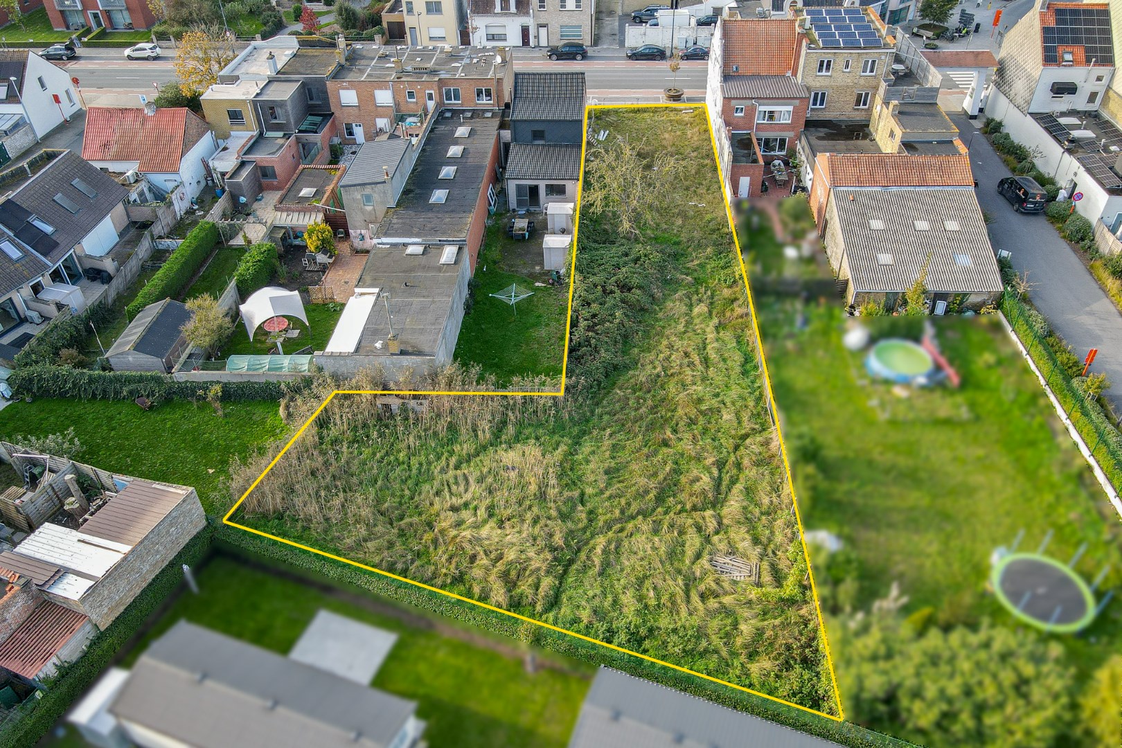 Ruim perceel bouwgrond op 990 m² langs verbindingsweg tussen Middelkerke &amp; Nieuwpoort 