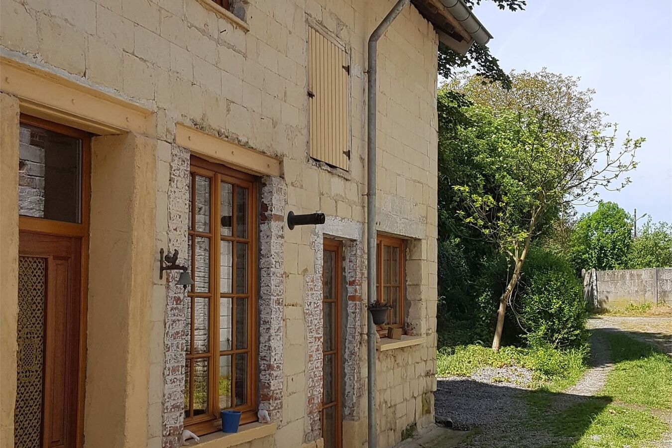 Charmante mergelwoning met authentieke materialen 