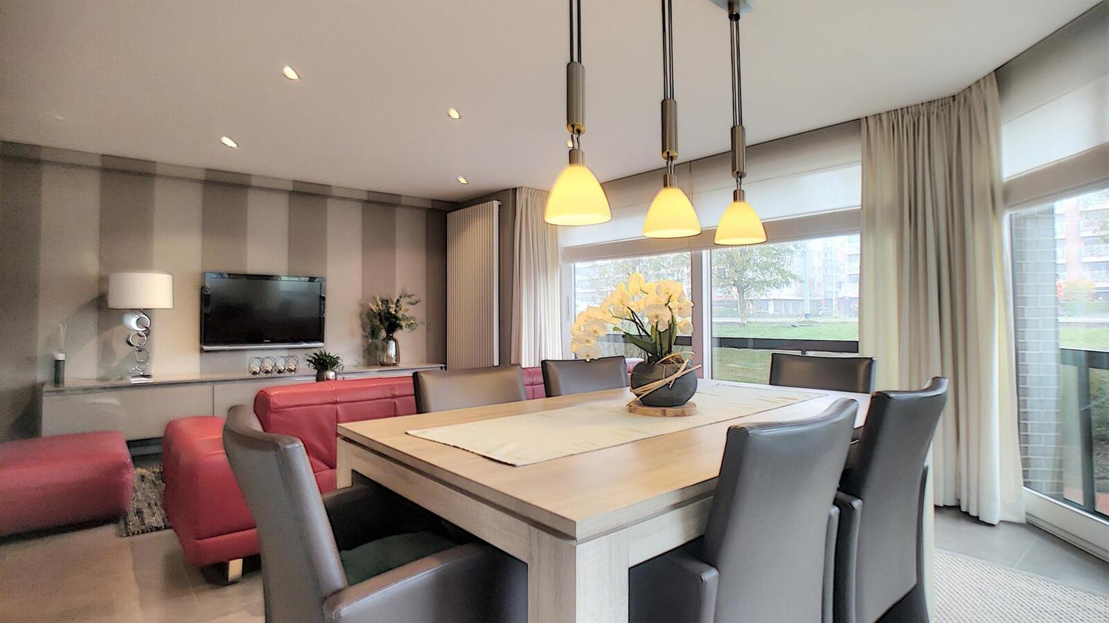 Gerenoveerd hoekappartement met mooi, open zicht - Heist 