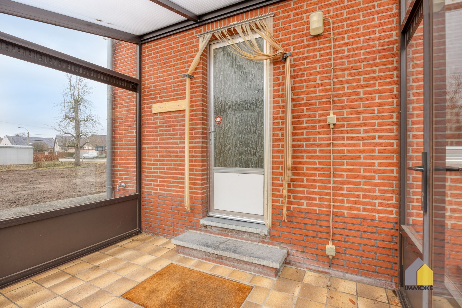 Neeroeteren: Op te frissen, vrijstaande woning op 8 a 26 ca met 5 slpks. 