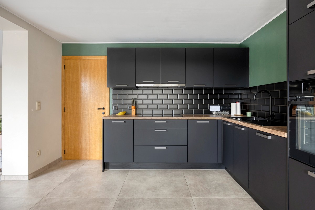 Halfopen bebouwing met 3 slaapkamers, tuin en garage 