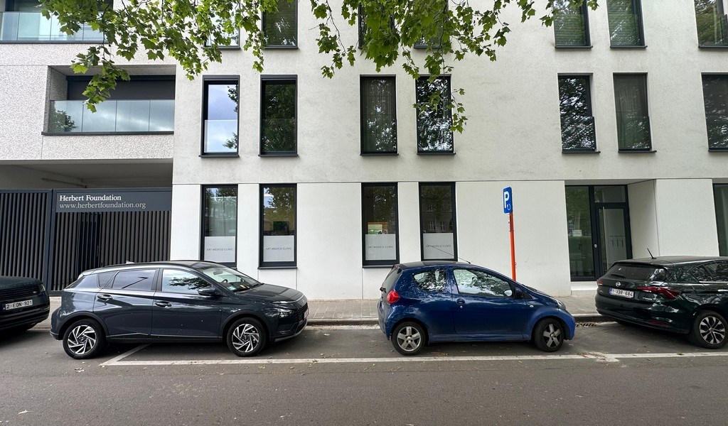 Instapklare kantoor/praktijkruimte te huur aan Coupure in Gent