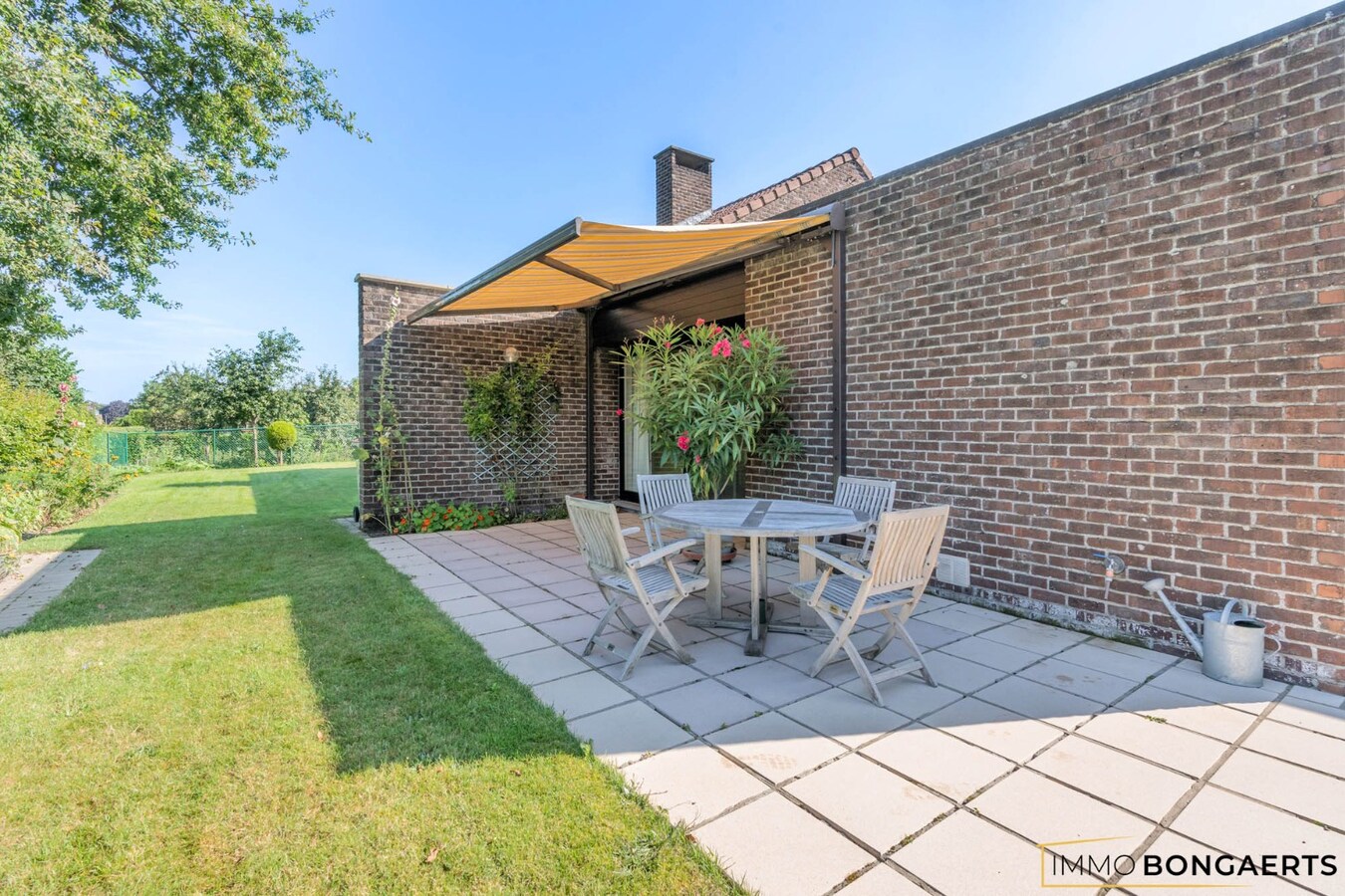 Ruime woning met 4 slaapkamers, tuin en garage in Opglabbeek. 