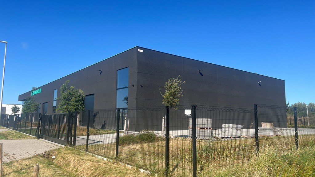High-end bedrijfsgebouw te huur op bedrijventerrein E17/4 in Lokeren