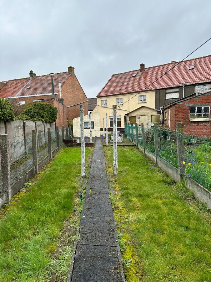 Woning met 3 slaapkamers en garage te Snaaskerke 