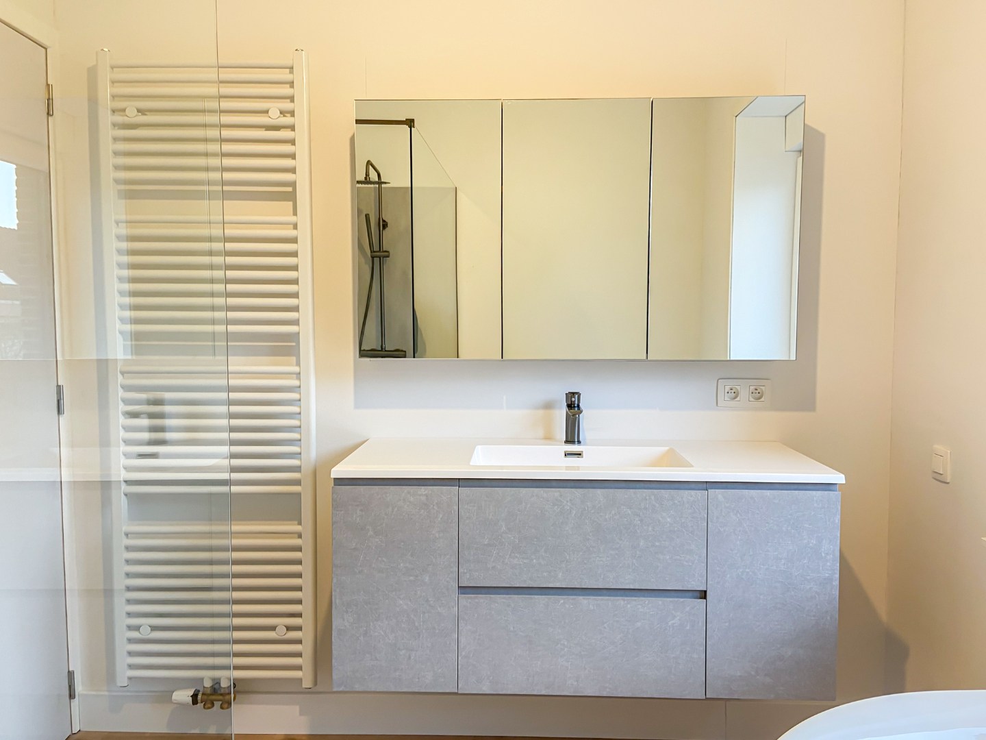 Stijlvol gerenoveerde stadswoning op topligging te Kortrijk! 