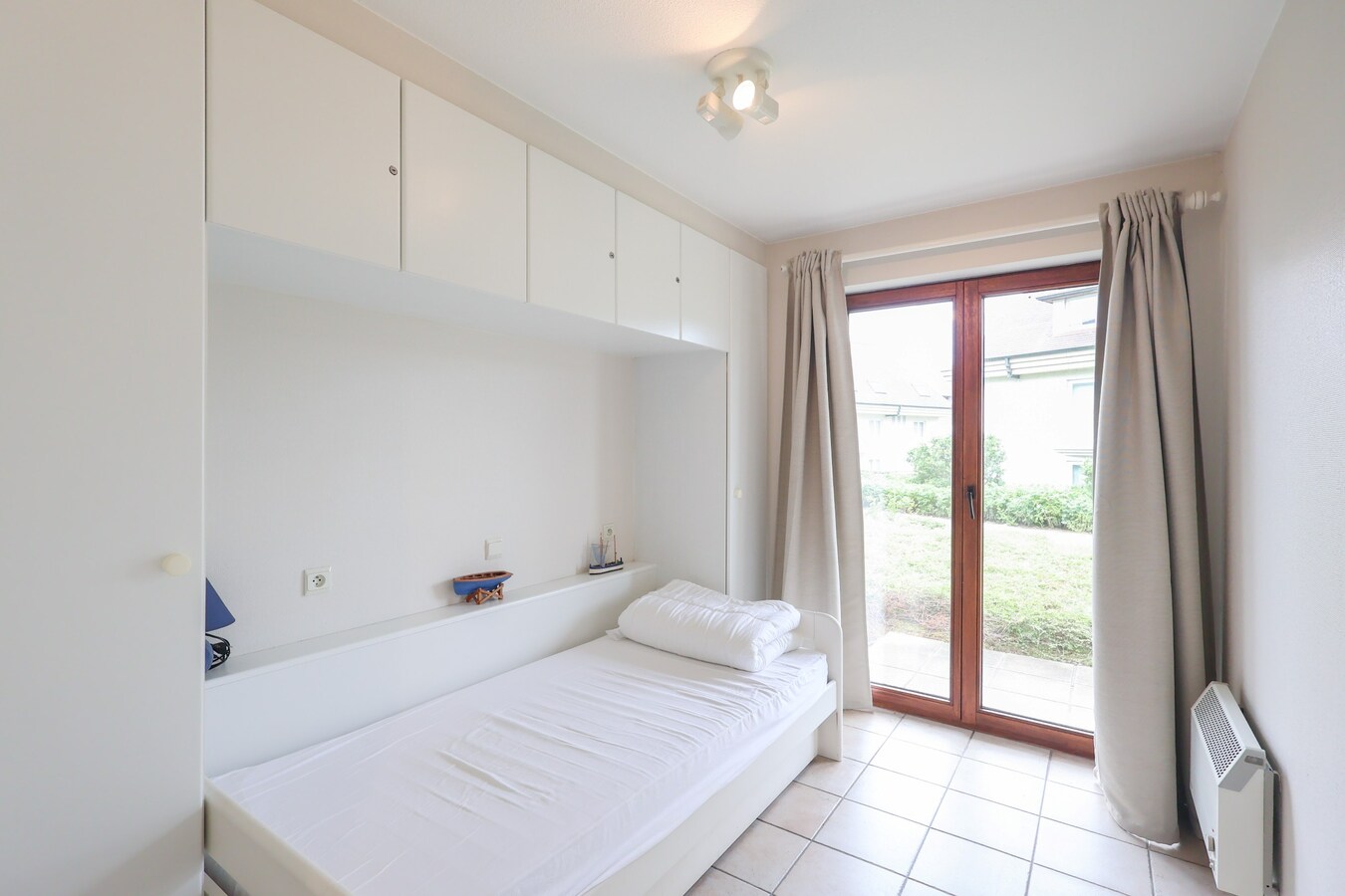 Instapklaar gelijkvloers appartement op wandelafstand van de Zeedijk en het strand! 