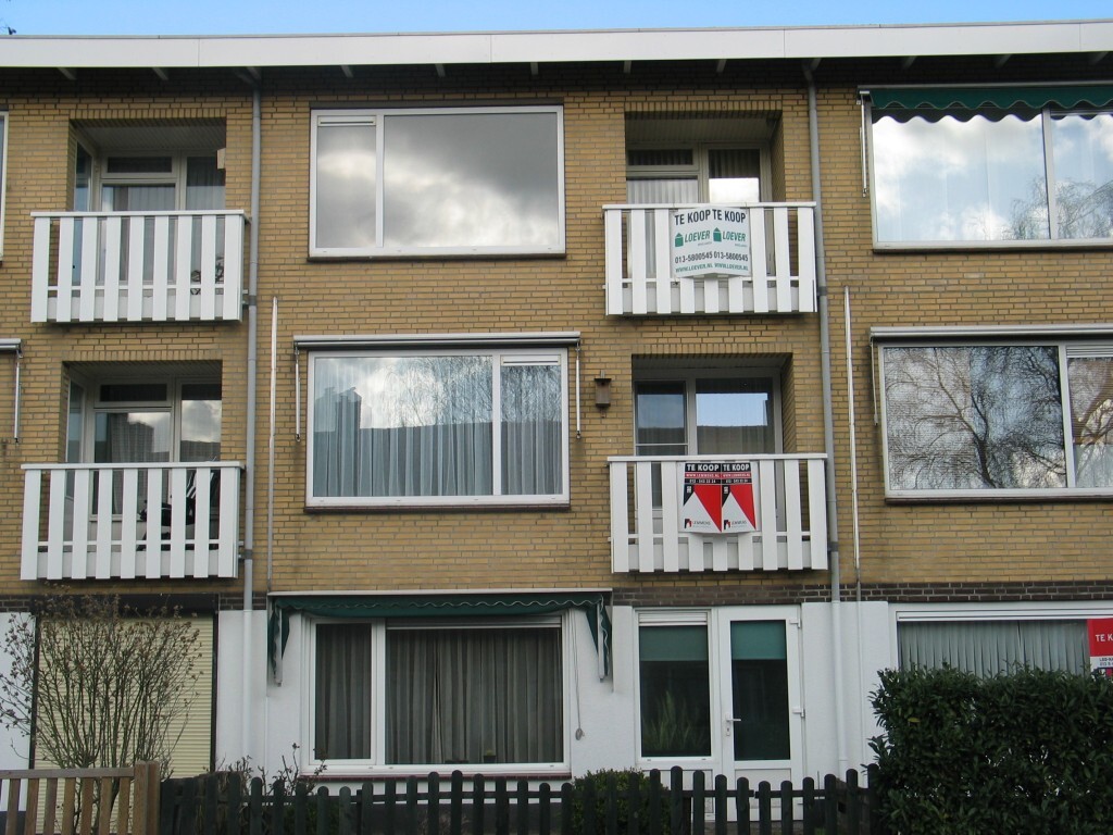 Gelegen in een kleinschalig appartementencomplex in de wijk Heikant leuk appartement op de tweede verdieping. 