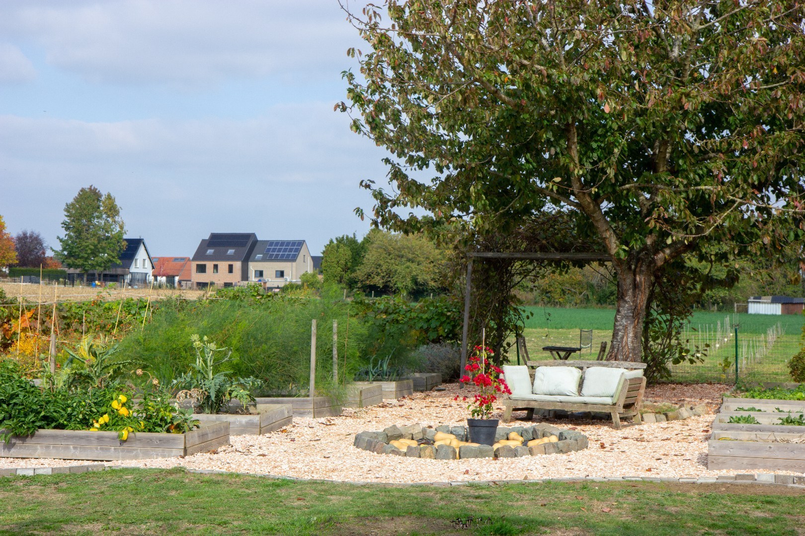 Open bebouwing met 4 slaapkamers, bureau, garage en prachtige tuin in Boutersem – EPC 158 kWh/m² - bewoonbare opp. 282 m² 