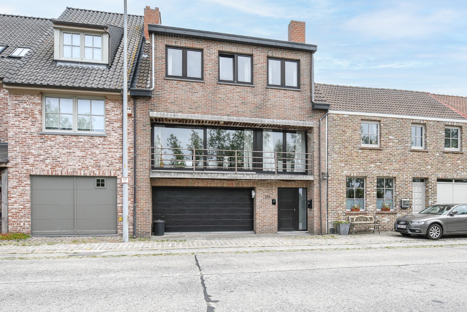 Ruime bel-etagewoning met tuin en bijgebouw, vlakbij centrum De Haan 