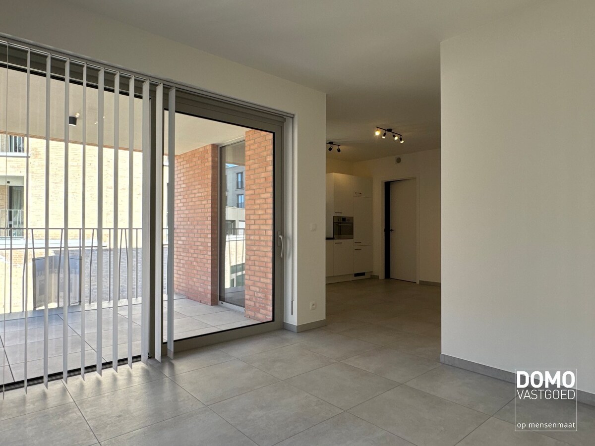 NIEUWBOUWAPPARTEMENT MET 2 SLAAPKAMERS, TERRAS, ONDERGRONDSE AUTOSTANDPLAATS EN KELDERBERGING IN RESIDENTIE "DE KWINT" TE ZONHOVEN 