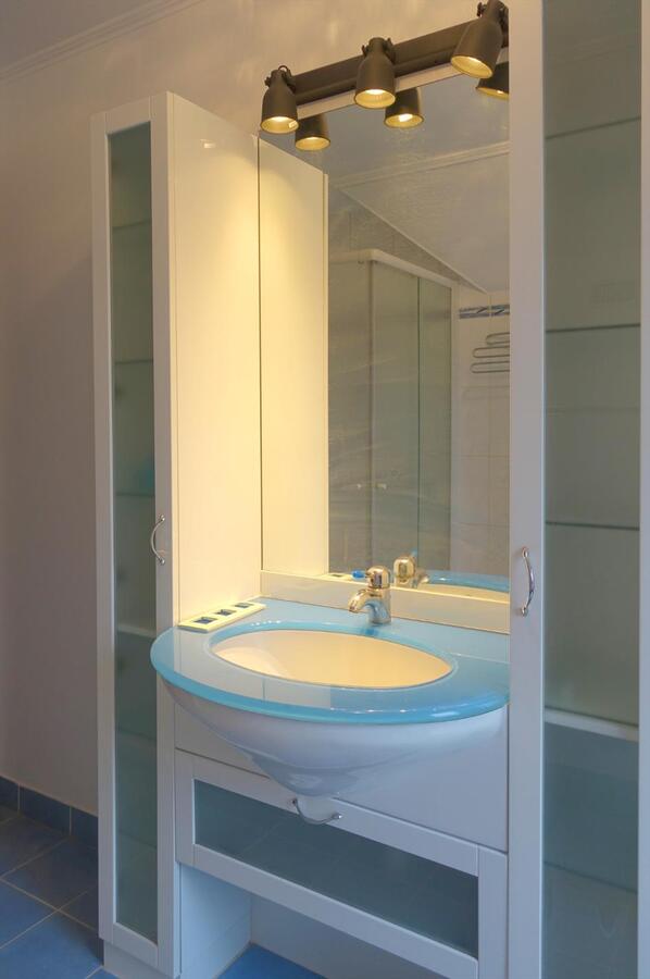 Halfopen woning met garage 