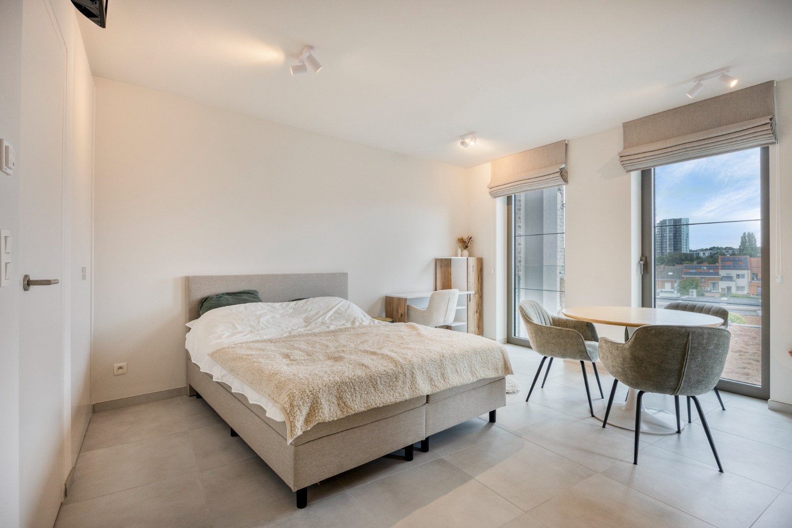 Bemeubelde studio met terras en kelderberging in het centrum van Leuven! - EPC 50 kWh/m² - bewoonbare opp. 37,5 m² 
