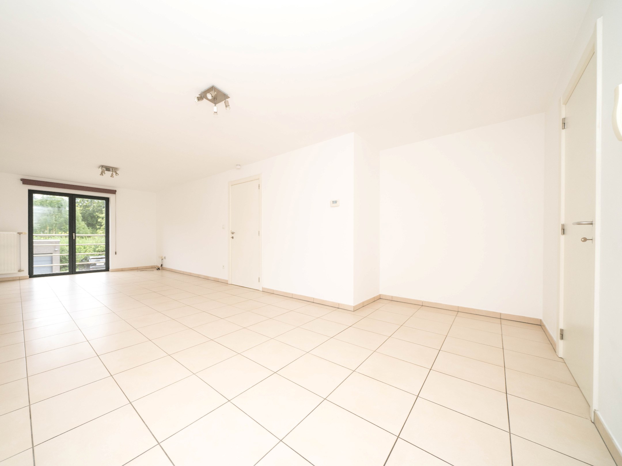 Recent 1-kamer appartement met staanplaats en kelder 