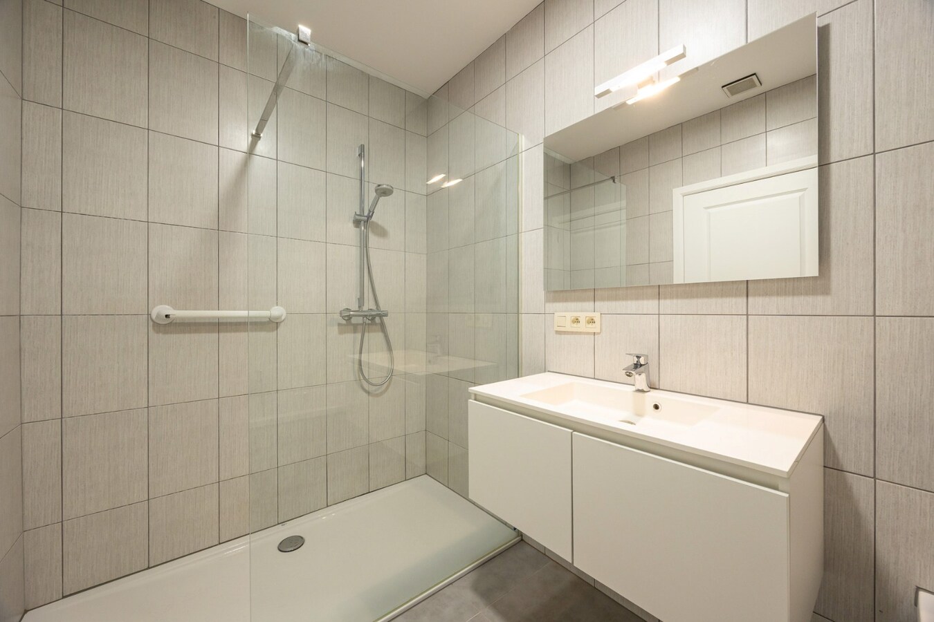 Energiezuinig gelijkvloers appartement in het centrum van Broechem 