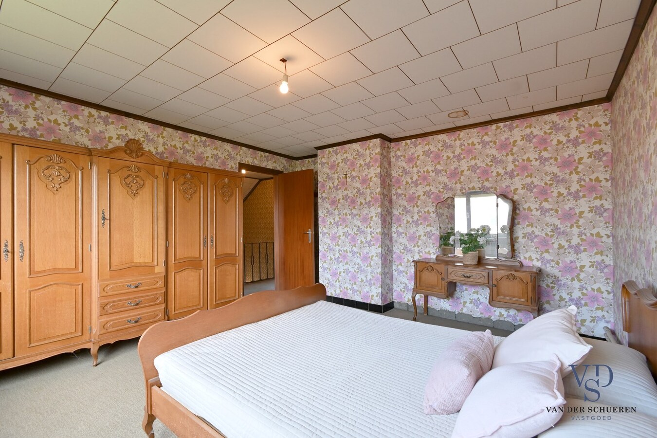 Te renoveren eigendom op gunstige ligging 