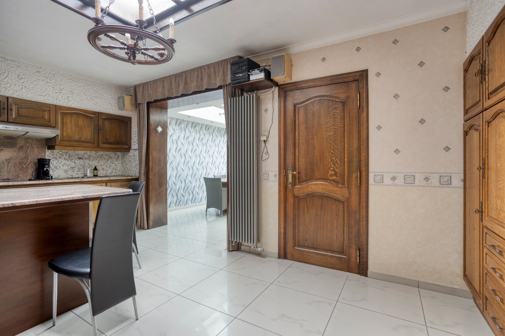 keuken met doorgang veranda