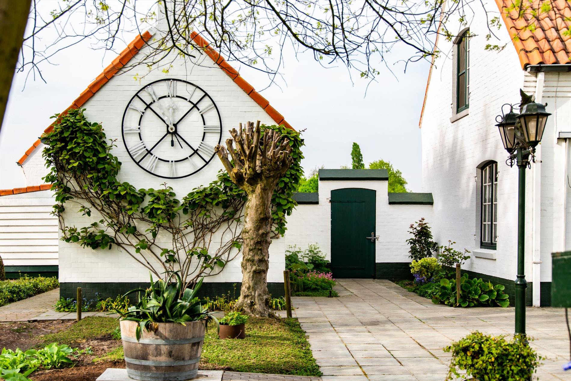 Uniek landhuis op 7.390m²  te Bassevelde 