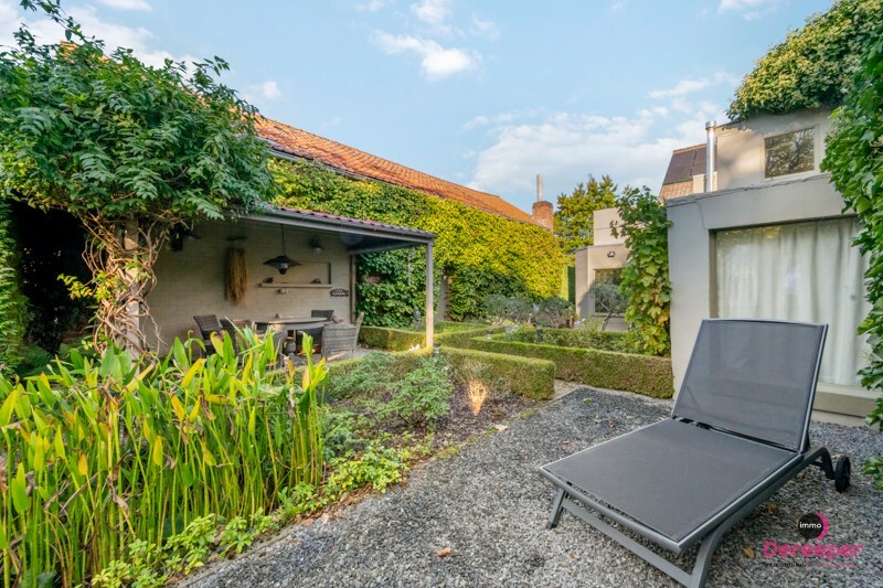 Unieke woning met handelsruimte en opslagplaats op 817m² – stijlvol wonen en werken combineren! 