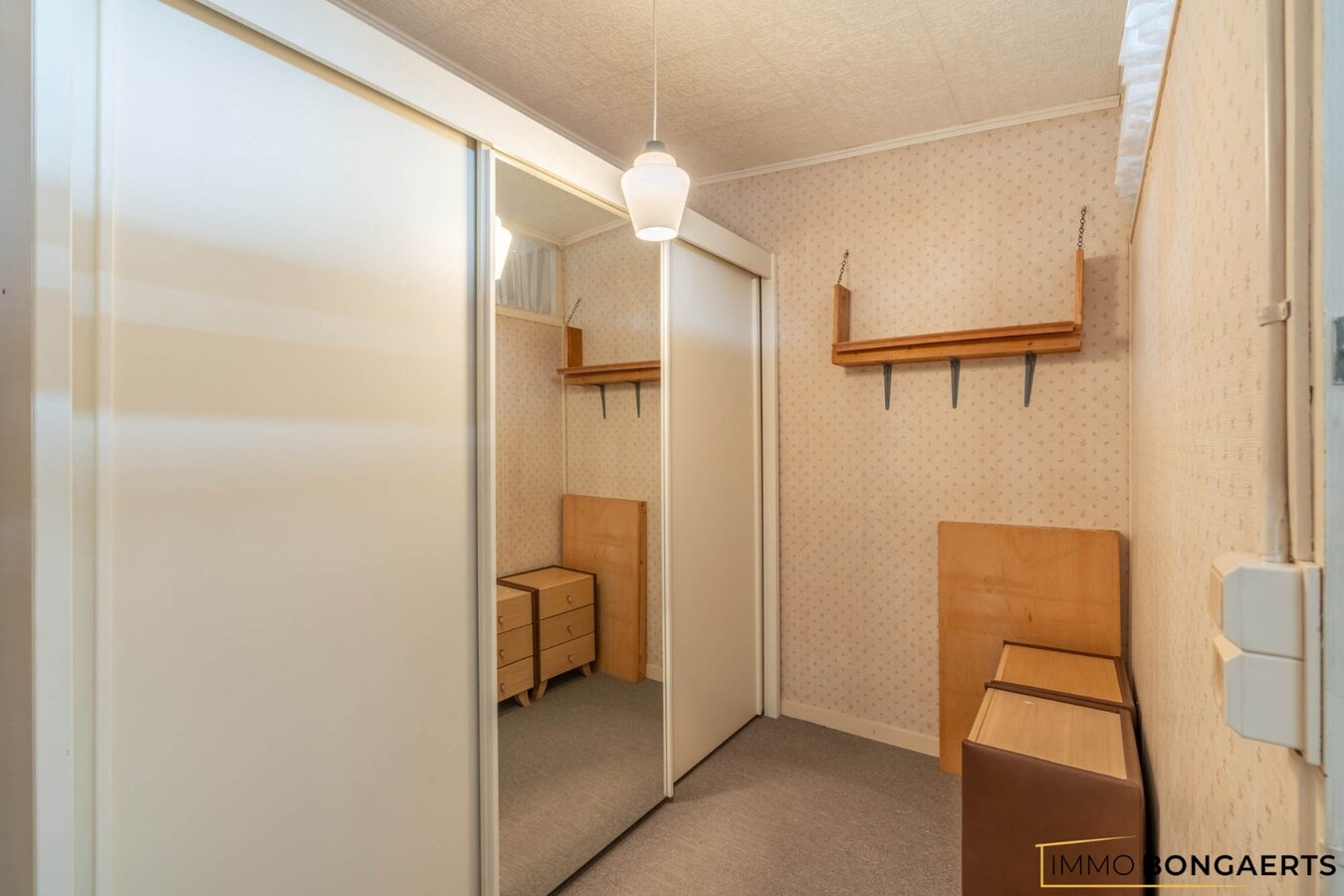 Rustig gelegen woning met tuin, garage en 3 slaapkamers. 